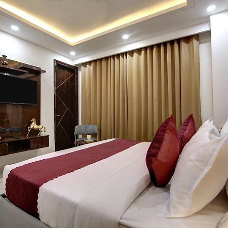 Limewood Stay - Millennium Huda City Center Ґурґаон Екстер'єр фото
