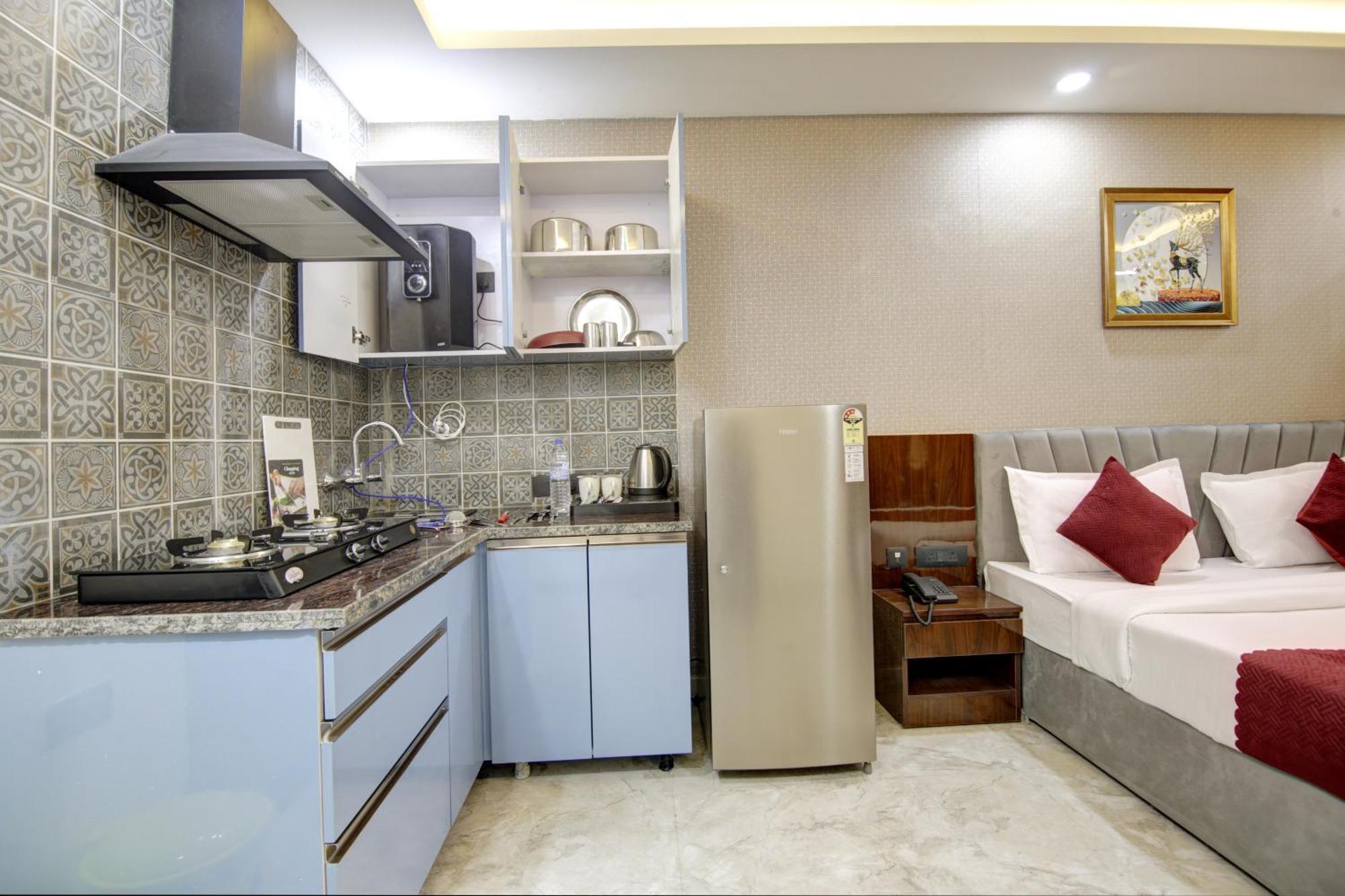 Limewood Stay - Millennium Huda City Center Ґурґаон Екстер'єр фото