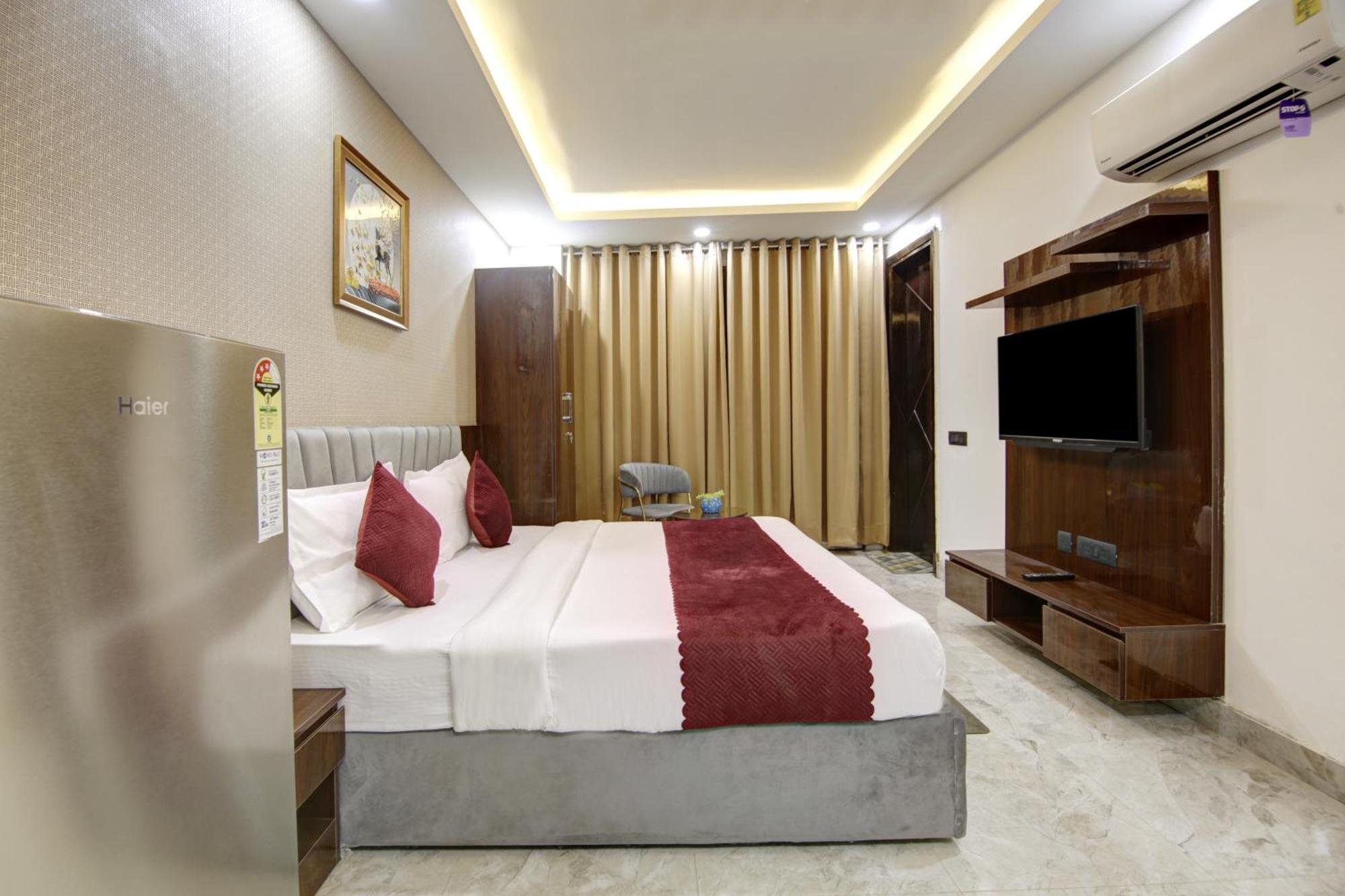 Limewood Stay - Millennium Huda City Center Ґурґаон Екстер'єр фото