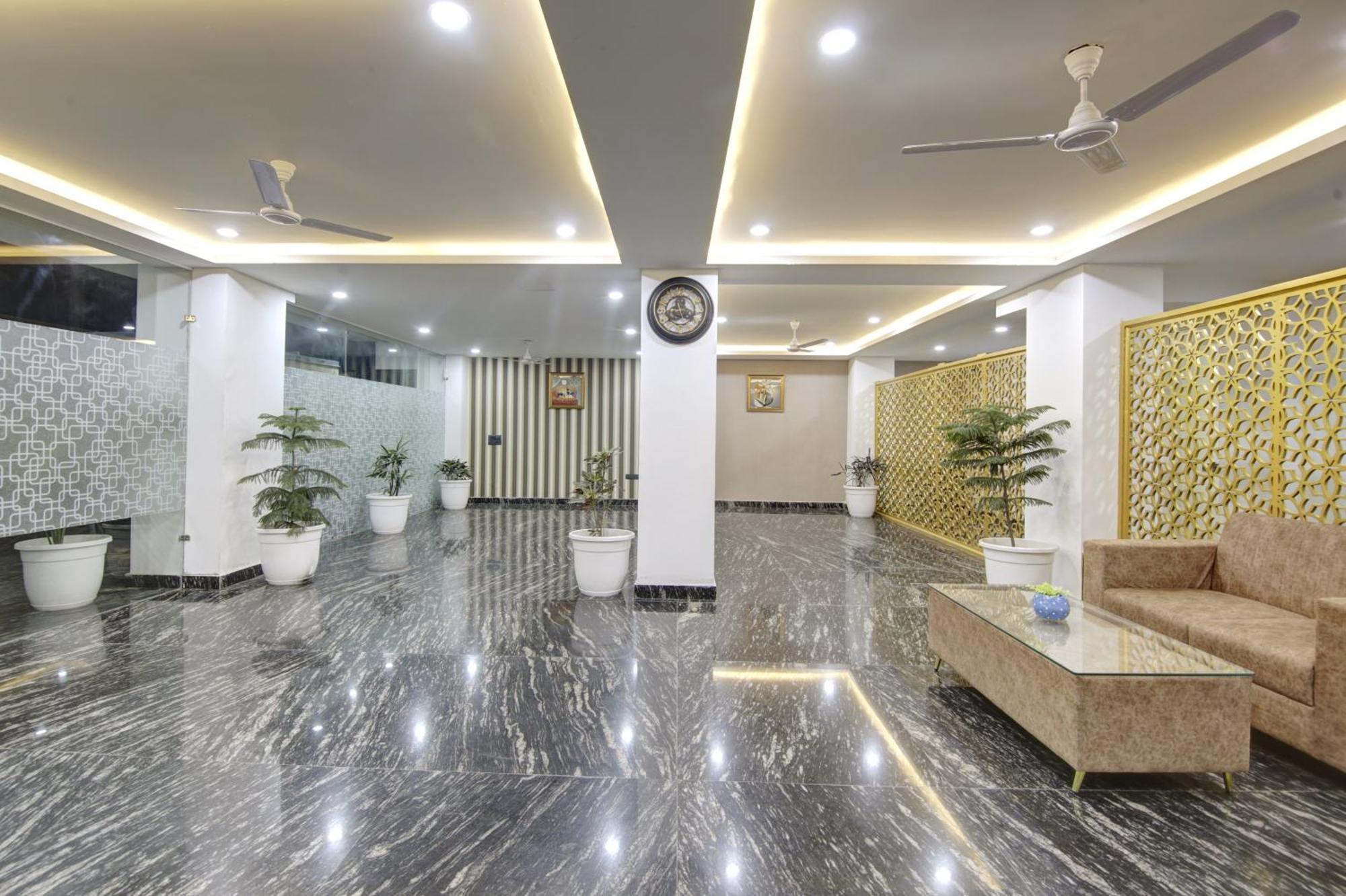 Limewood Stay - Millennium Huda City Center Ґурґаон Екстер'єр фото