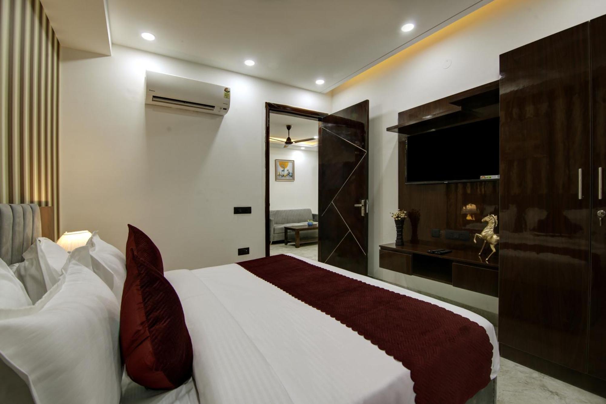Limewood Stay - Millennium Huda City Center Ґурґаон Екстер'єр фото