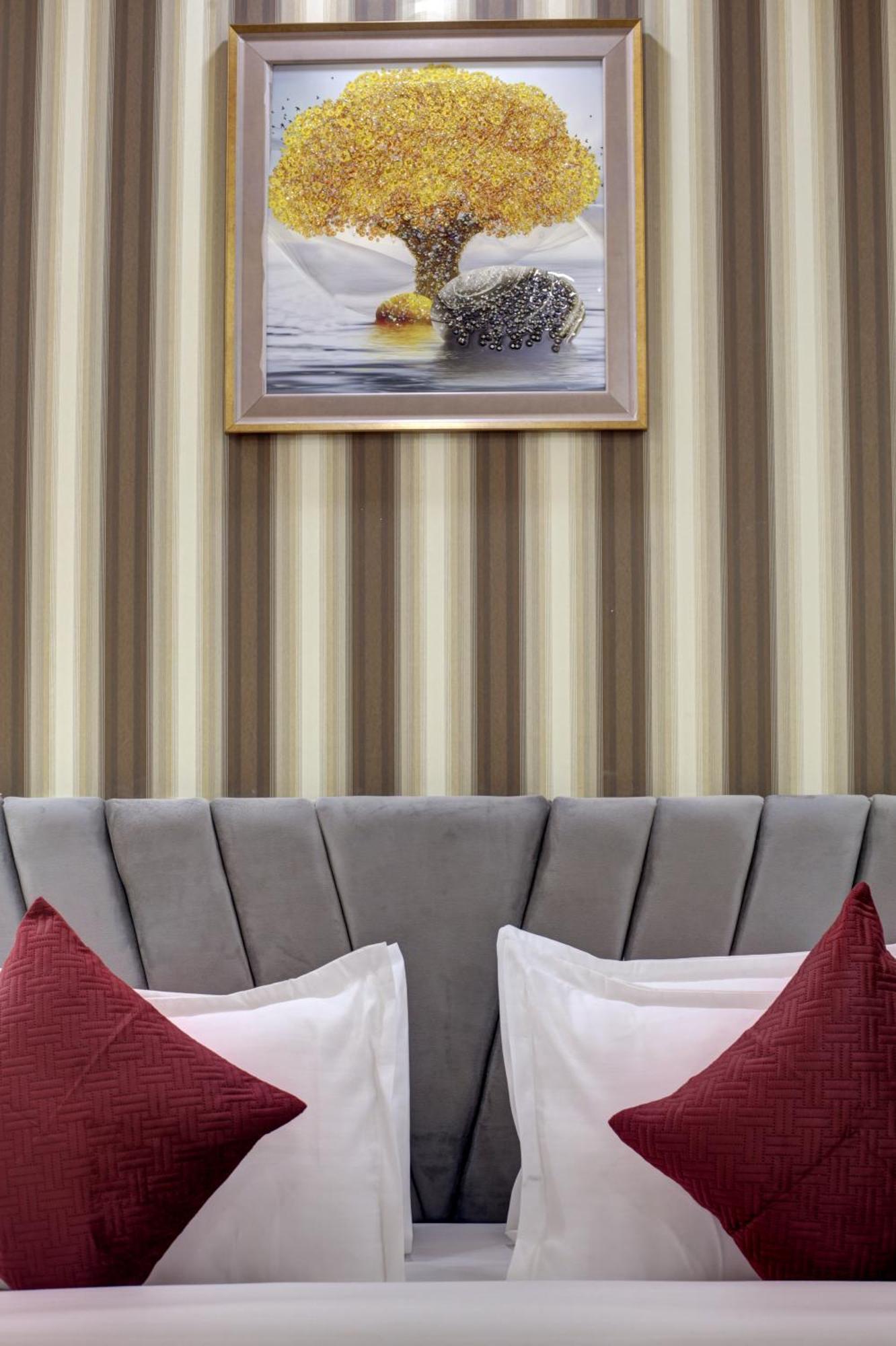 Limewood Stay - Millennium Huda City Center Ґурґаон Екстер'єр фото