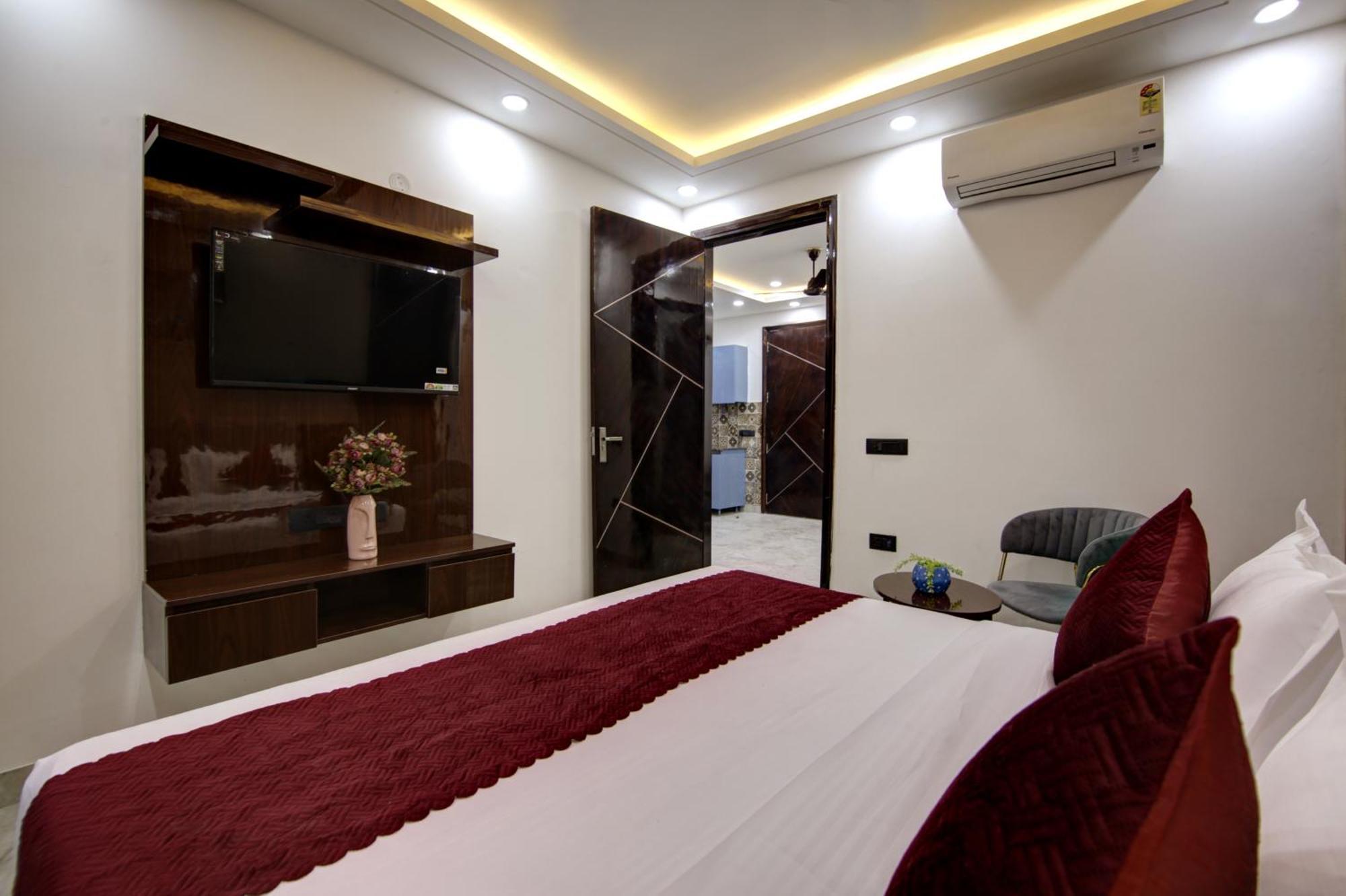Limewood Stay - Millennium Huda City Center Ґурґаон Екстер'єр фото