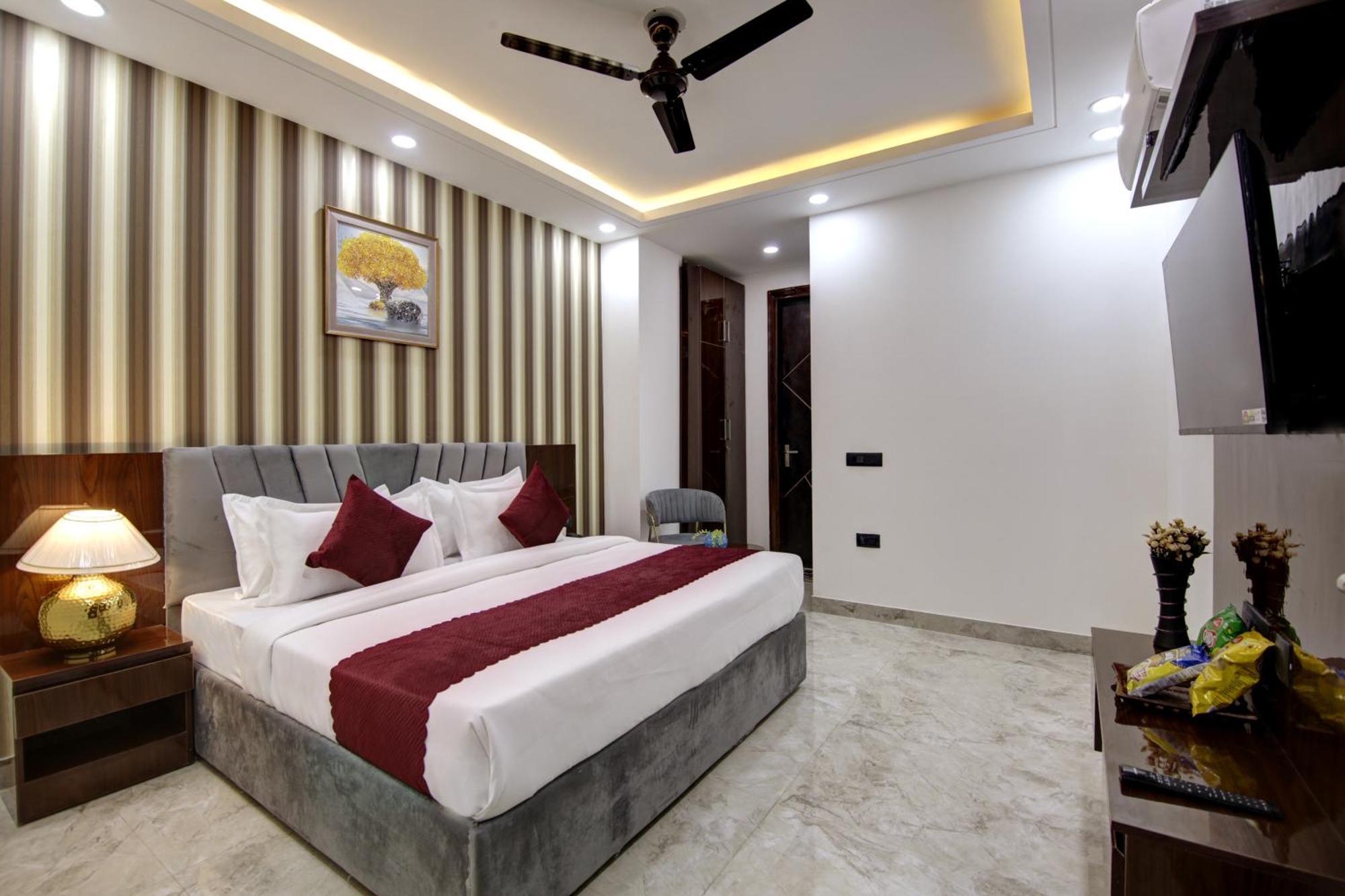 Limewood Stay - Millennium Huda City Center Ґурґаон Екстер'єр фото