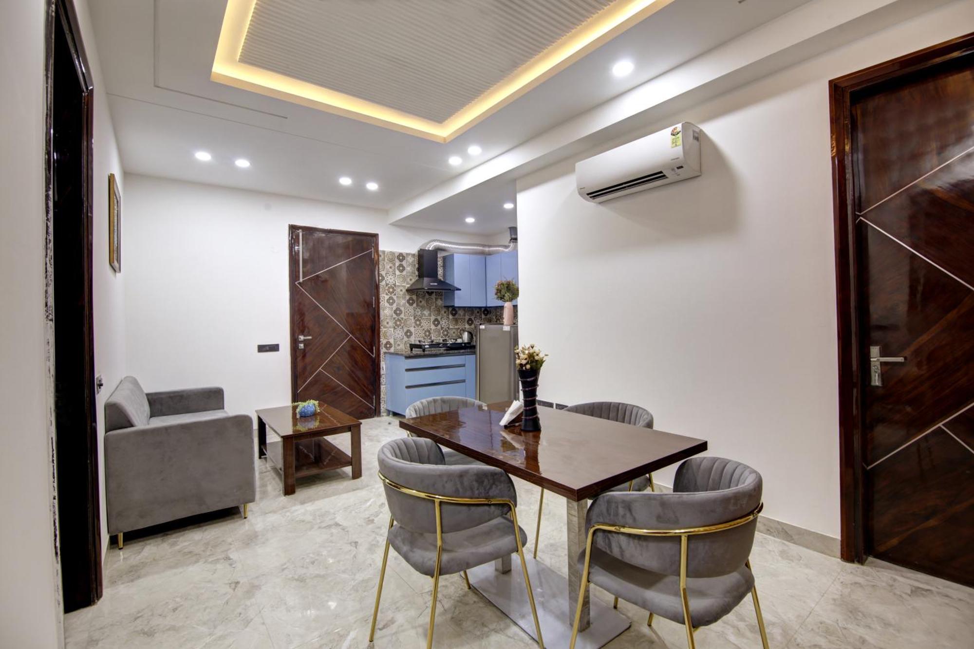Limewood Stay - Millennium Huda City Center Ґурґаон Екстер'єр фото