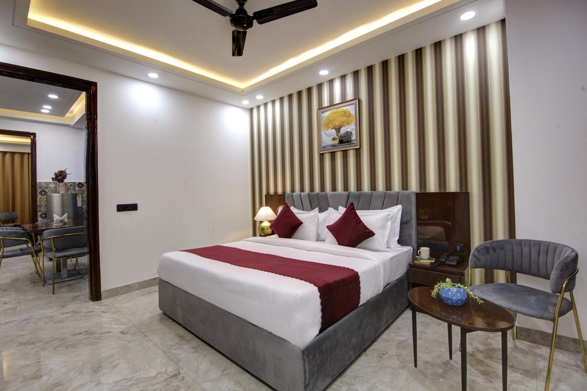 Limewood Stay - Millennium Huda City Center Ґурґаон Екстер'єр фото