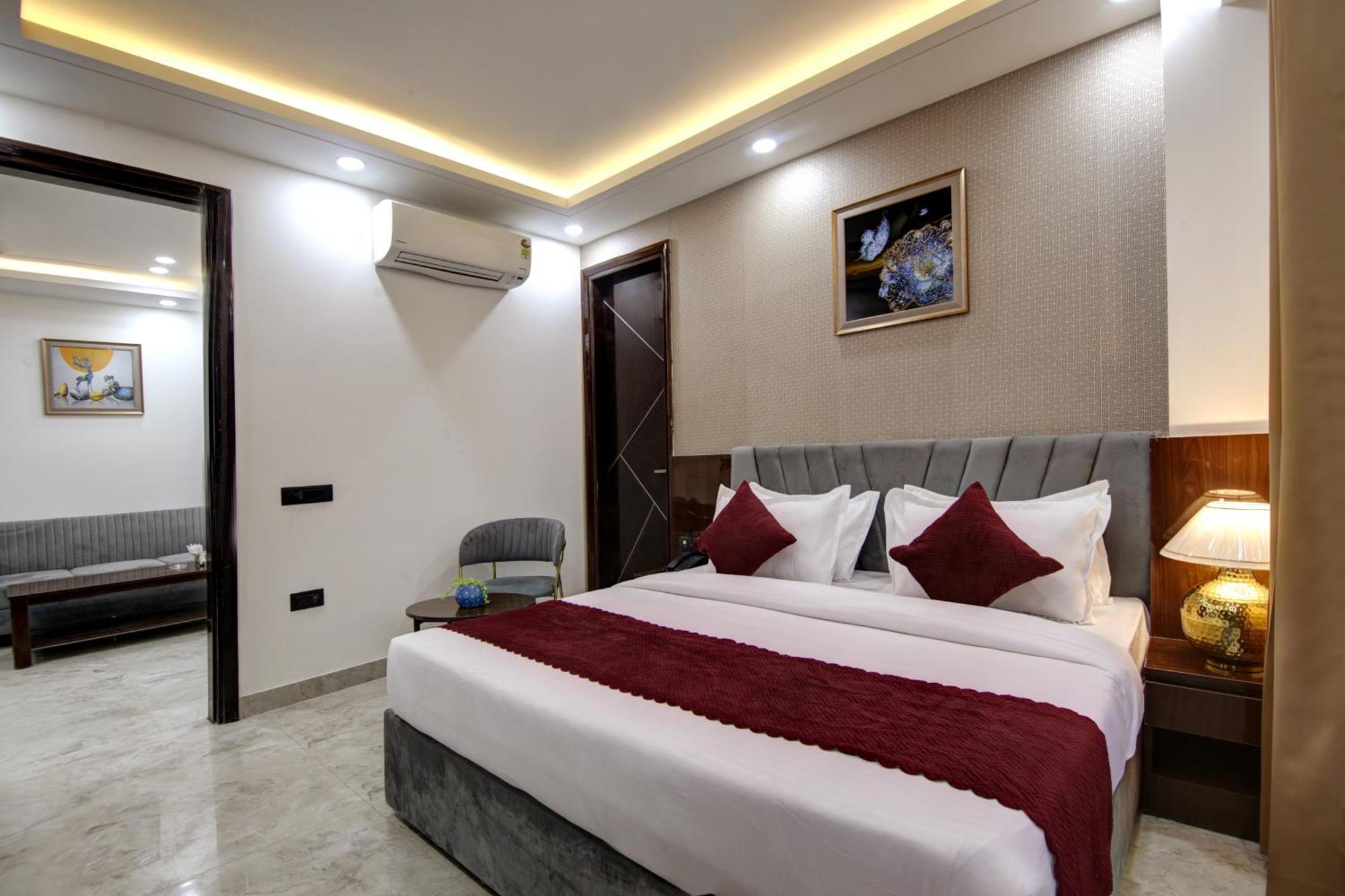 Limewood Stay - Millennium Huda City Center Ґурґаон Екстер'єр фото