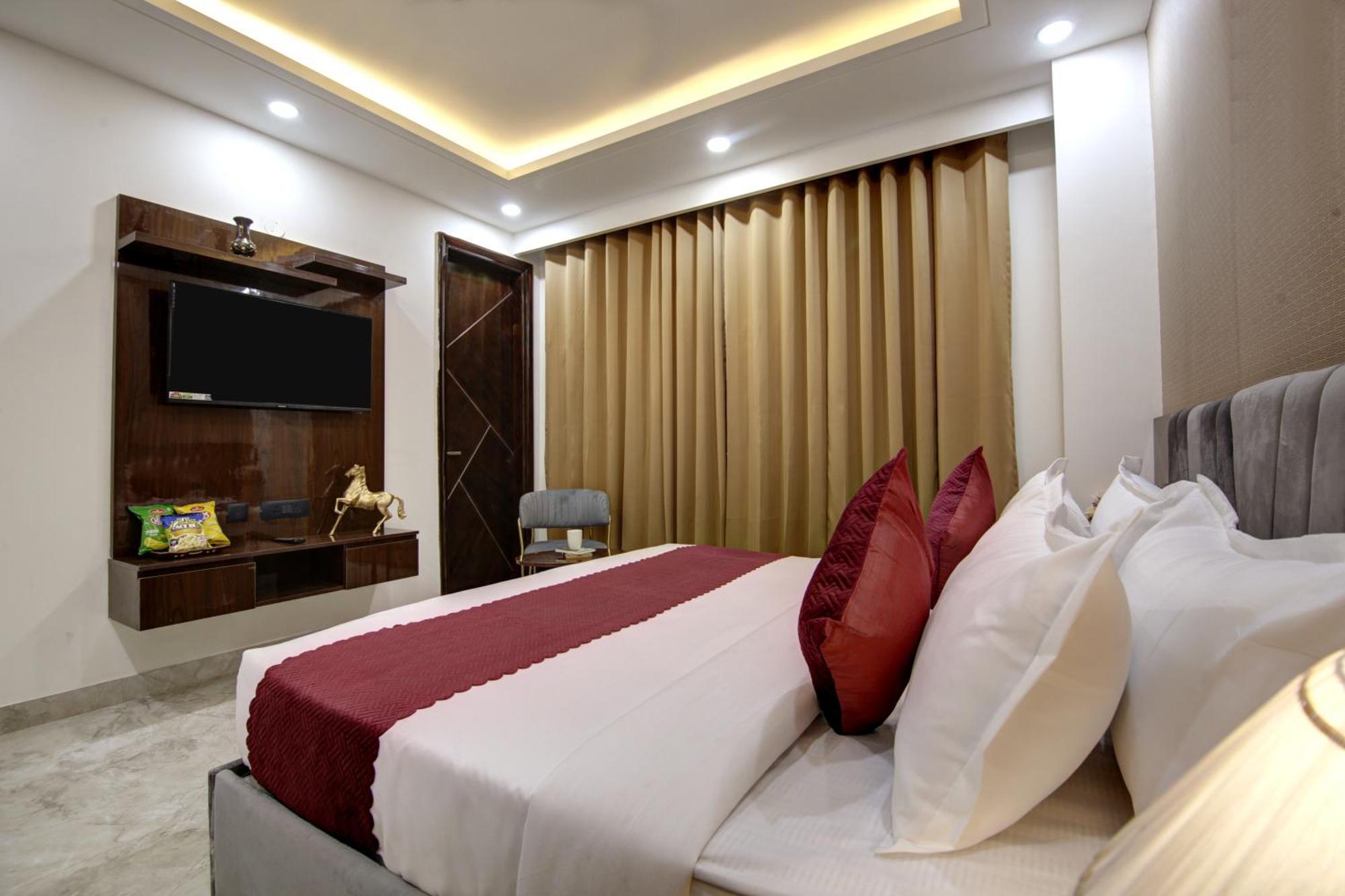 Limewood Stay - Millennium Huda City Center Ґурґаон Екстер'єр фото