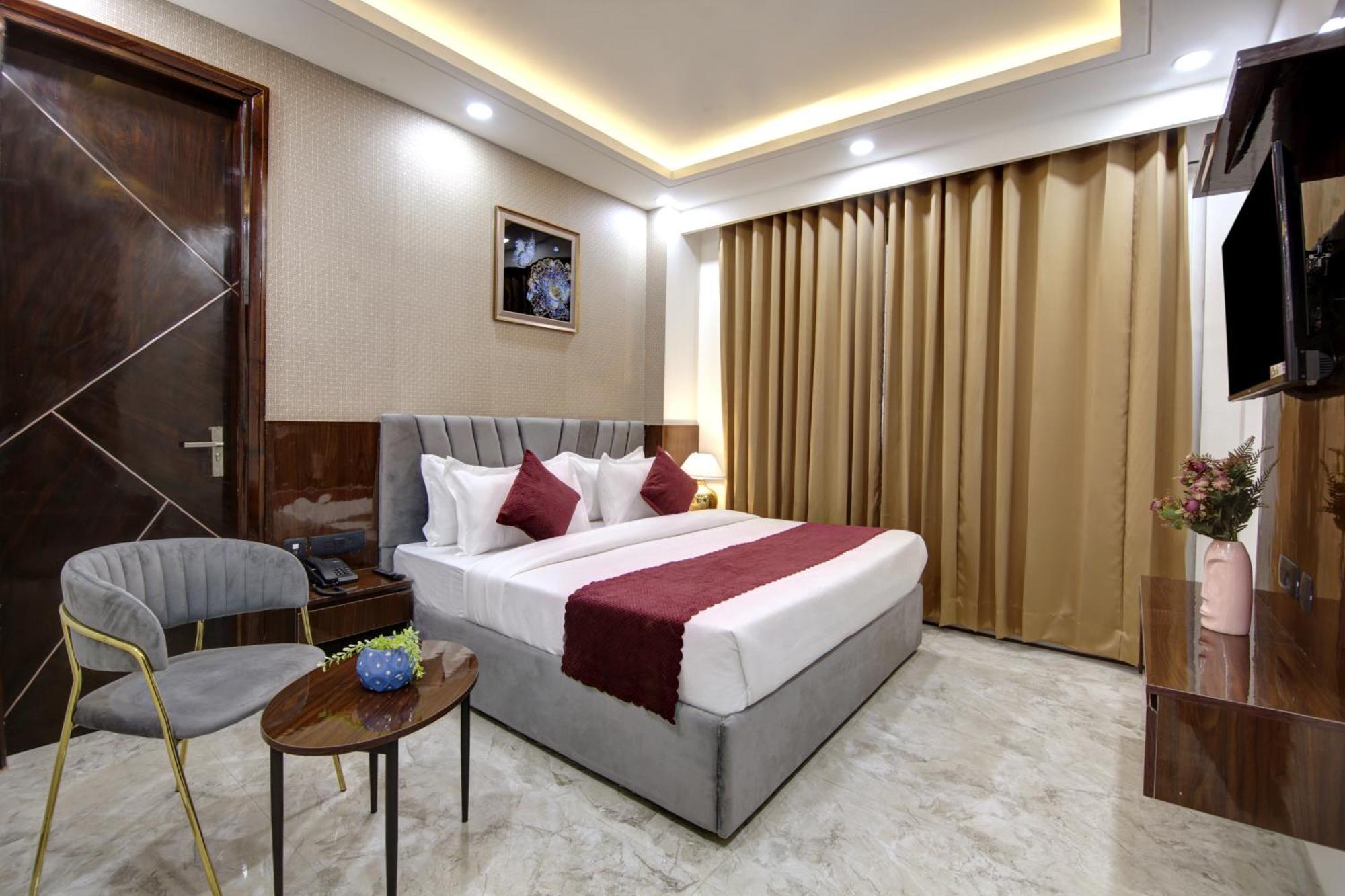 Limewood Stay - Millennium Huda City Center Ґурґаон Екстер'єр фото